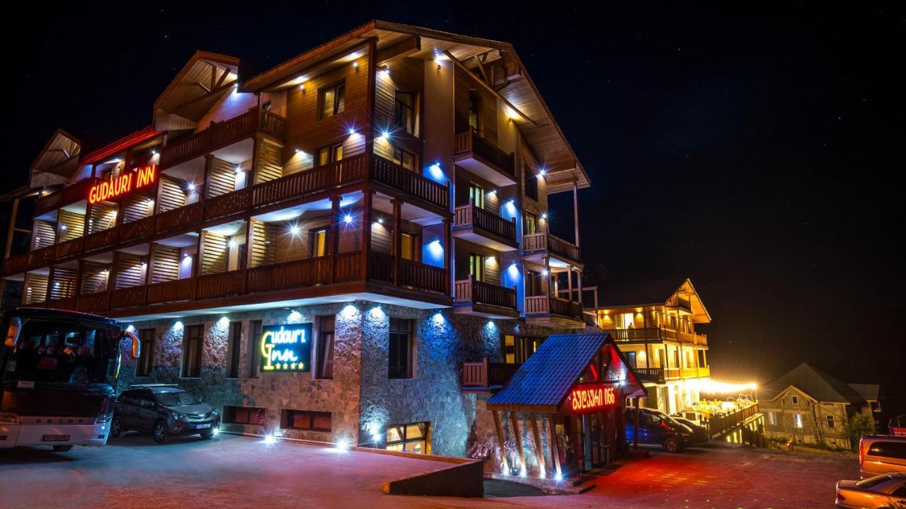 Gudauri Inn 외부 사진 Night view of the resort